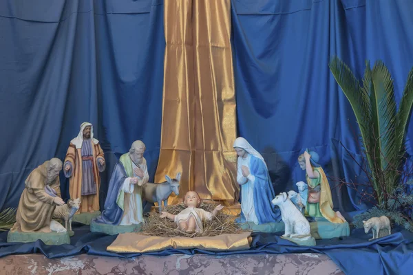 Nativity wieg. Cijfers van Baby Jezus — Stockfoto