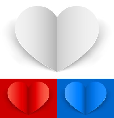 Beyaz arka plan üzerinde izole soyut katlanmış kağıt kalp şekli.