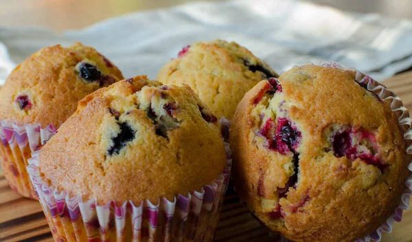 Muffins Red Black Currant Paper Bakeware Valentin — Stock Photo, Image