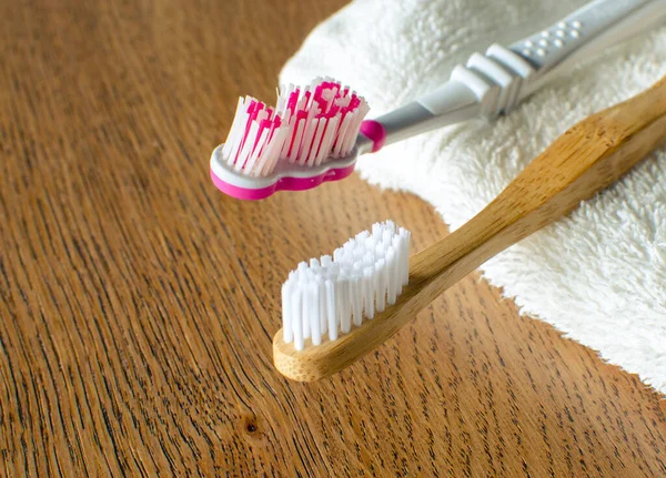 Bamboo Toothbrush Plastic Toothbrush Towel Wooden — Stock Photo, Image