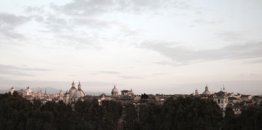 Sanat retro tarzı, Roma, İtalya