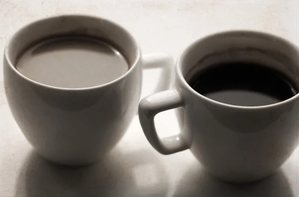 Obra em estilo retro, duas xícaras de café — Fotografia de Stock