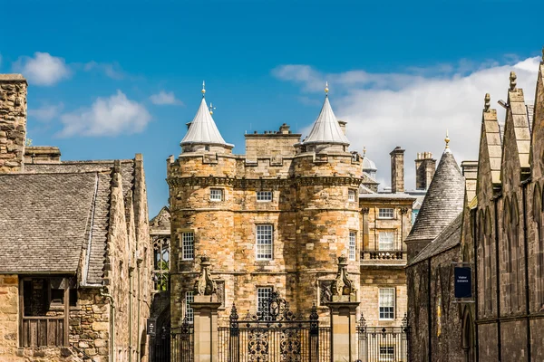 Mijlpaal van Edinburgh - Holyrood Palace — Stockfoto