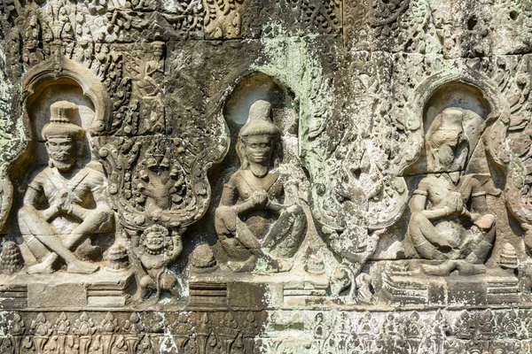 Bas-relieff på veggene i Angkor Watt – stockfoto