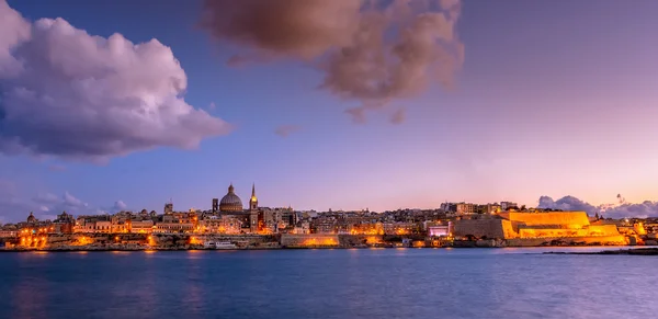 Valetta de noite, Malta — Fotografia de Stock