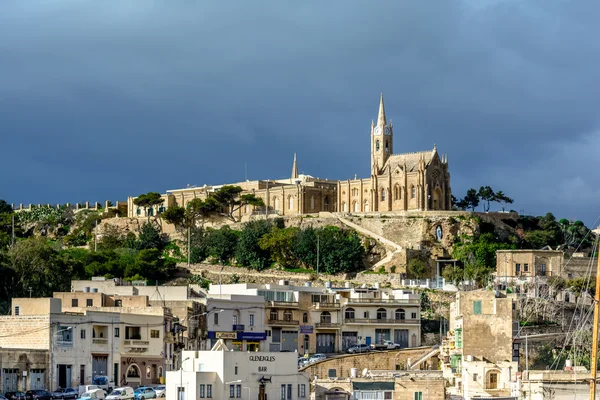 Mgarr vesnice s kostelem Lourdes, Gozo, maltské — Stock fotografie