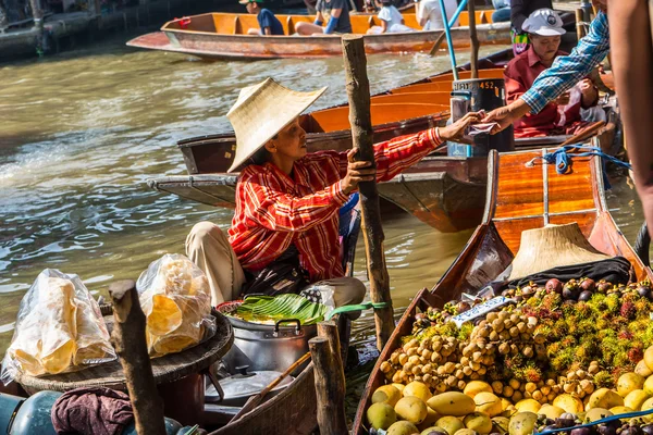 Trh Damnoen Saduak, Thajsko — Stock fotografie