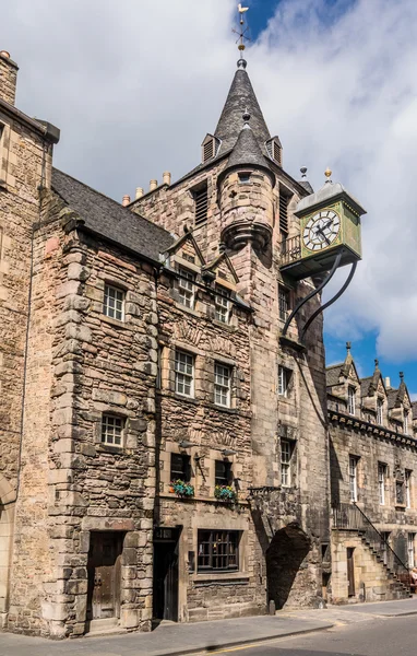 Canongate Toll Booth Clock, Royal Mile, Эдинбург, Шотландия — стоковое фото