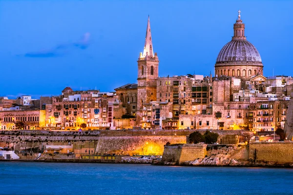 Valetta bij nacht, Malta — Stockfoto