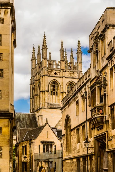 Ld street en Oxford con la capilla de Merton — Foto de Stock