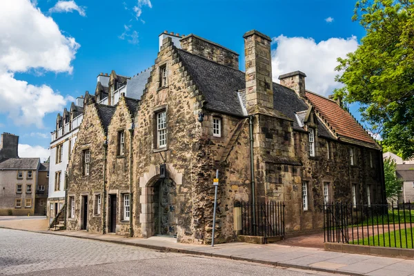 Дома Edinburgh в Scotland, UK — стоковое фото