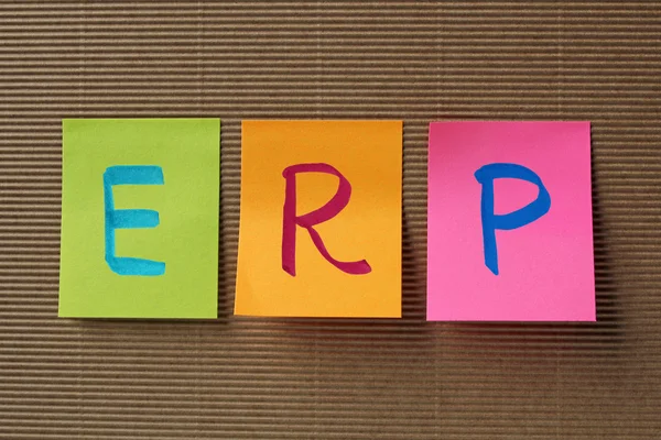 ERP (Enterprise Resource Planning) acronimo su note adesive colorate — Foto Stock