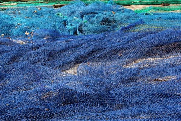 Renkli balık ağlarına kurutma — Stok fotoğraf