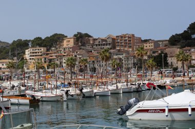 Bağlantı noktası De Nottingham, Mallorca, İspanya, 6 Nisan 2016: Port de Nottingham limanda Yatlar. Bir güzel liman ve Mallorca çok popüler turist resort.