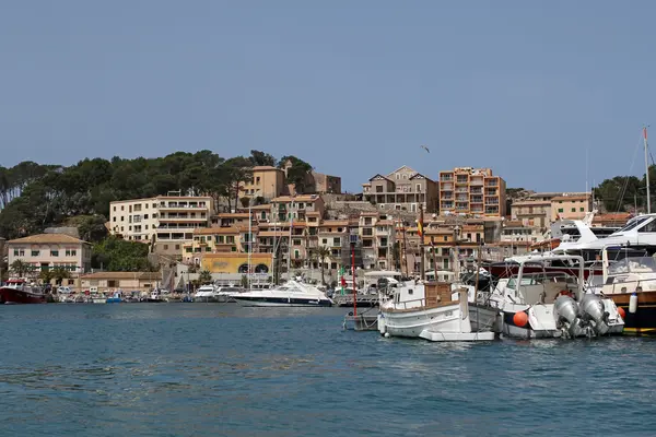 Bağlantı noktası De Nottingham, Mallorca, İspanya, 6 Nisan 2016: Port de Nottingham limanda Yatlar. Bir güzel liman ve Mallorca çok popüler turist resort.