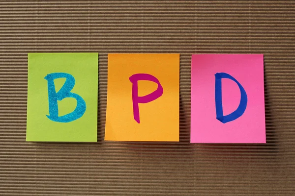 BPD (Transtorno de Personalidade Limítrofe) acrônimo em notas adesivas coloridas — Fotografia de Stock