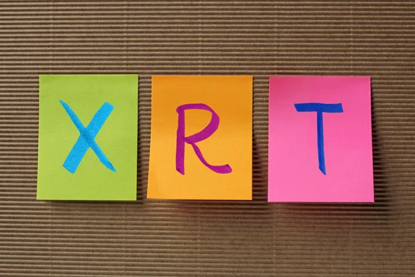 Xrt (Röntgentherapie) Akronym auf bunten Haftnotizen — Stockfoto