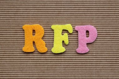 RFP (istek için öneri) kısaltma karton arka plan üzerinde