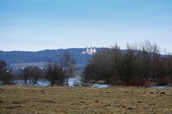波兰克拉科夫Vistula河和Camaldolese修道院景观 — 图库照片