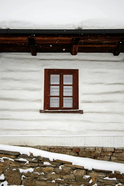 Window Log Wooden House Stone Foundation Snowstorm — Stock Photo, Image