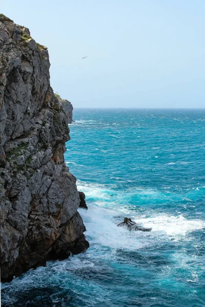 Drsné Mořské Vlny Útesu Port Soller Mallorca Španělsko — Stock fotografie