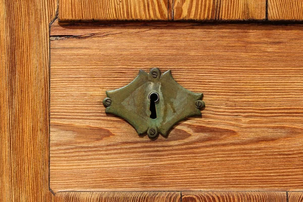 Keyhole Rustic Green Wooden Door — Stock Photo, Image