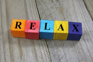 Relax ahşap renkli küpler söylememle kavramı