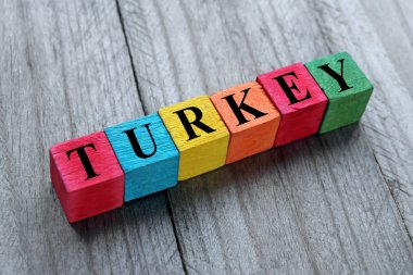 Word Türkiye renkli ahşap küpleri