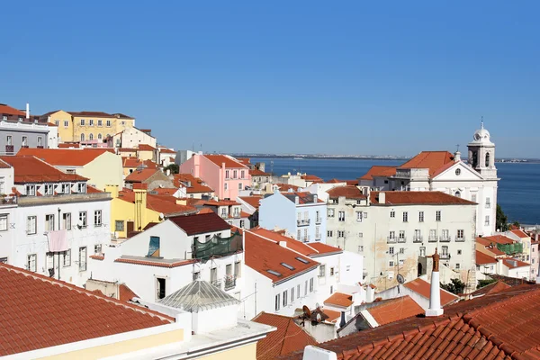 Güzel manzarasına Alfama, Lisbon, Portekiz