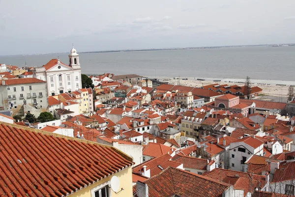 Architektura z Lizbony w pochmurny dzień, Portugalia — Zdjęcie stockowe