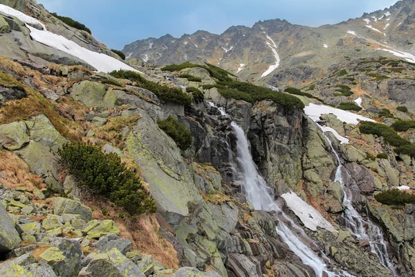 Wasserfall skok in der slowakischen Hohen Tatra — Stockfoto