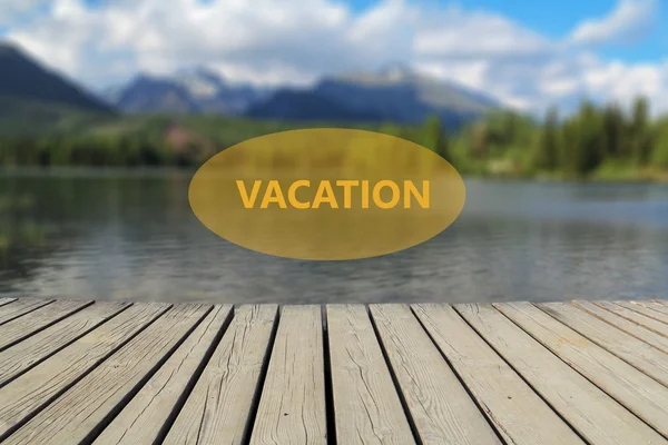Conceito de férias, lago de montanha no fundo — Fotografia de Stock