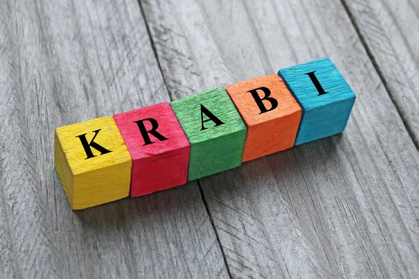 A Word Krabi (resort Thaiföldön) színes fából készült kocka — Stock Fotó