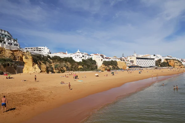 ALBUFEIRA, MARCH 29: Praia dos Pescadores and Albufeira old town; on March 29, 2015 Albufeira, Portugal. It's most popular resort in Algarve — Stock Photo, Image