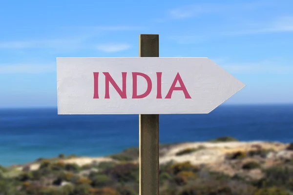 Indien-Schild mit Meeresküste im Hintergrund — Stockfoto