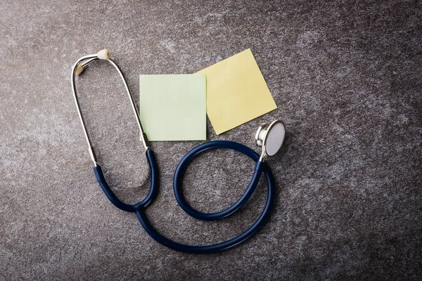 Doctor Office Table Desk Blank Paper Stick Note Yellow Green — Stock Photo, Image