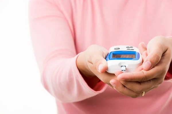 Primeros Planos Las Manos Mujer Que Mide Nivel Prueba Glucosa —  Fotos de Stock