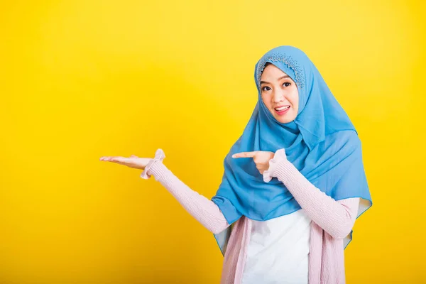 Aziatisch Moslim Arabisch Portret Van Gelukkig Mooi Jong Vrouw Islam — Stockfoto