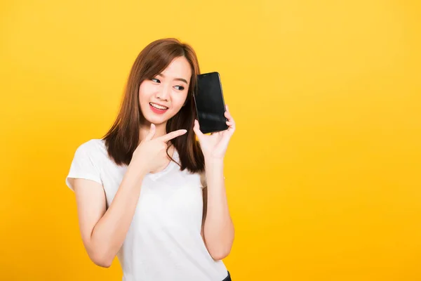 Asiático Retrato Feliz Bonito Bonito Jovem Mulher Sorriso Desgaste Shirt — Fotografia de Stock