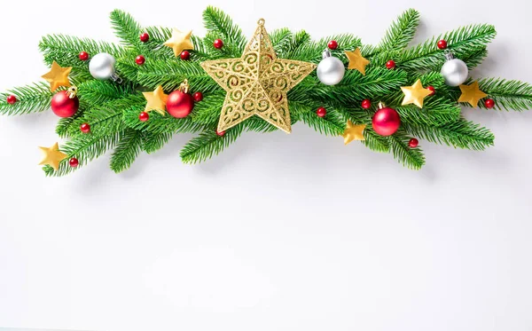 Natale Ghirlanda Rami Abete Decorato Palle Stelle Coriandoli Vista Dall — Foto Stock