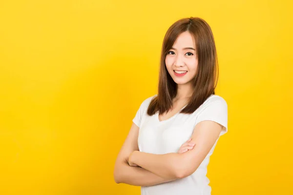 Ásia Feliz Retrato Bonito Jovem Mulher Desgaste Shirt Sorriso Ela — Fotografia de Stock