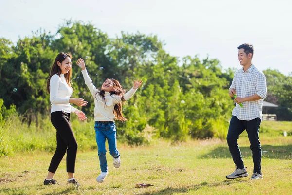 Happy Asian Lifestyle Familie Moeder Vader Klein Schattig Meisje Kind — Stockfoto