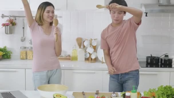 Happy Asian Beautiful Family Couple Husband Wife Singing Kitchenware Microphones — Stock Video