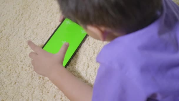 Asijské Dítě Kluk Školka Gadget Hrát Videohry Digitální Mobilním Telefonu — Stock video