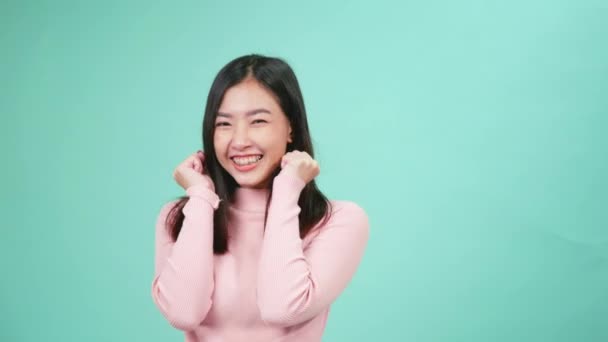 Portrett Unge Asiatiske Vakre Kvinner Som Smiler Går Med Silikon – stockvideo