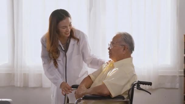 Female Nurse Doctor Wear White Uniform Embracing Encouraging Happy Patient — Stock Video