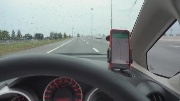 Kartan Gps Navigering Modern Smartphone Enhet Gadget Monterad Telefonhållare Bilens — Stockvideo