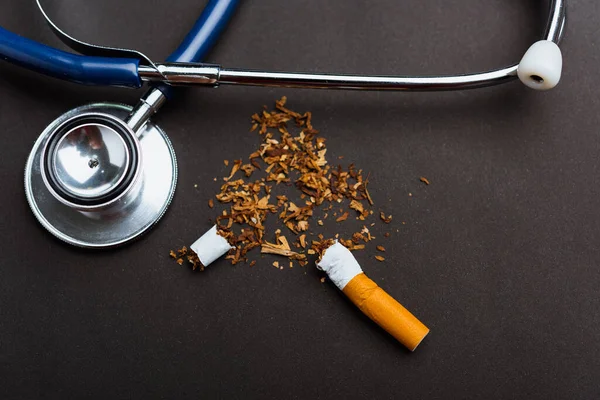 Mai Weltnichtrauchertag Rauchverbot Nahaufnahme Von Zerbrochenen Zigaretten Oder Tabakstapeln Und — Stockfoto