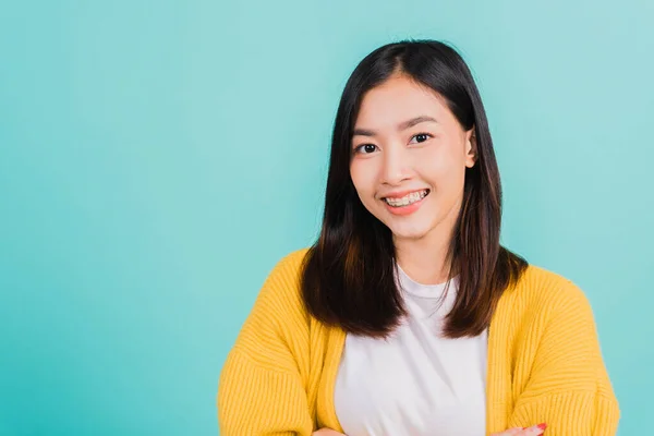 Joven Mujer Hermosa Asiática Sonriente Usar Retenedores Ortodoncia Silicona Los — Foto de Stock