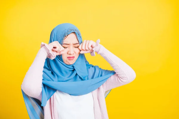 Árabe Musulmán Asiático Retrato Feliz Hermosa Joven Religiosa Llevar Velo —  Fotos de Stock